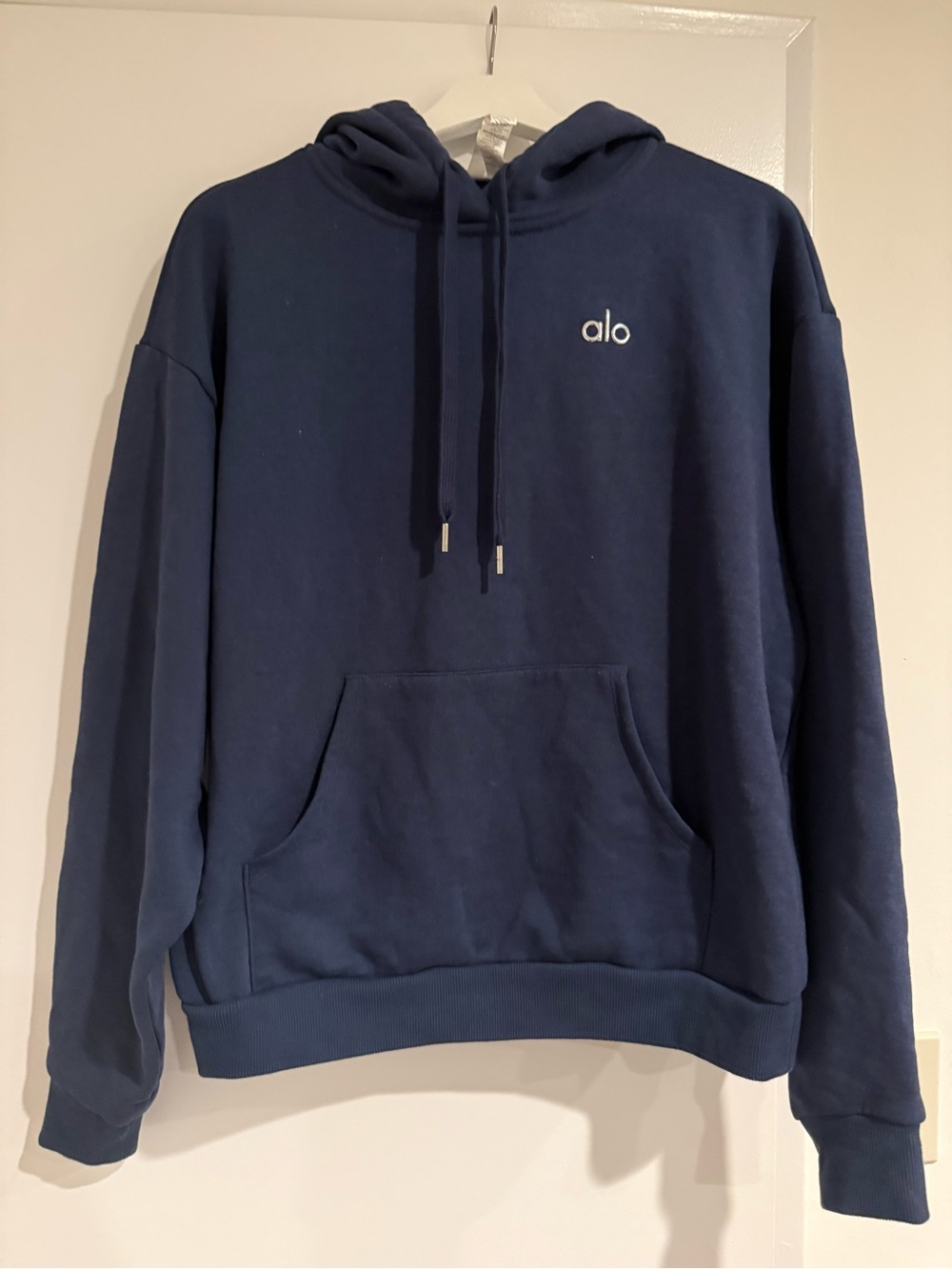 ALO Yoga Women’s Navy Pullover Hoodie with Small Logo